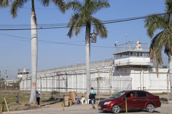 En penales de Sinaloa, hasta a prostitutas se les permitía el acceso