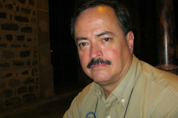 Asesinan al poeta chihuahuense Enrique Servín