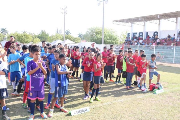 Inauguran en Escuinapa el primer Torneo de Futbol Escolar