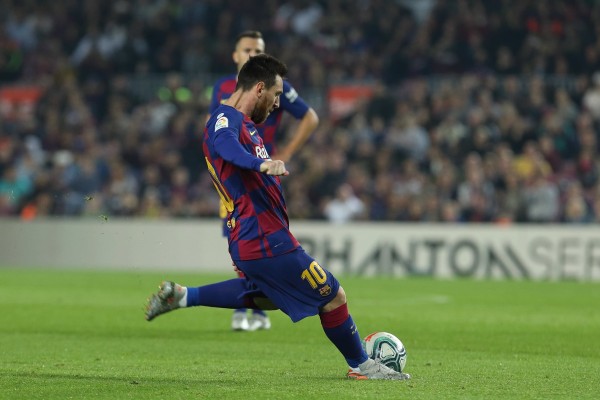 Messi brilla y Barcelona le pasa por encima al Valladolid