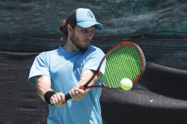 El poblano Ivar Aramburu, de Puebla venció en tres parciales al culiacanense Amílcar Ibarra.