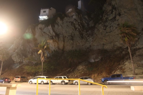 Reportan el fallecimiento de una persona tras caer del Cerro de la Nevería en Mazatlán