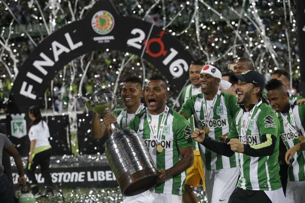 Los jugadores de Atlético Nacional festejan la obtención del título.