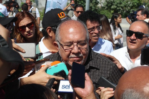 Para duplicar contrataciones se bajaron los sueldos, dice Alcalde de Mazatlán