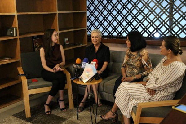 Alejandra Larrondo, directora interina del Masin; Bertha Sañudo, Rosa María Gastélum y Caliroy Canelos, presidenta, secretaria e integrante de la Sociedad de Amigos, respectivamente.