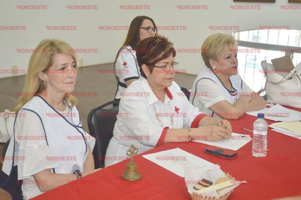 Cruzrojianas afinan detalles del desayuno anual