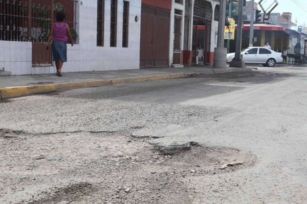 Reparan Comuna baches; omitirán vialidades principales del municipio