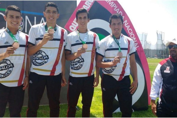 El equipo de Sinaloa en Relevo 4X100 lograron la medalla de bronce.