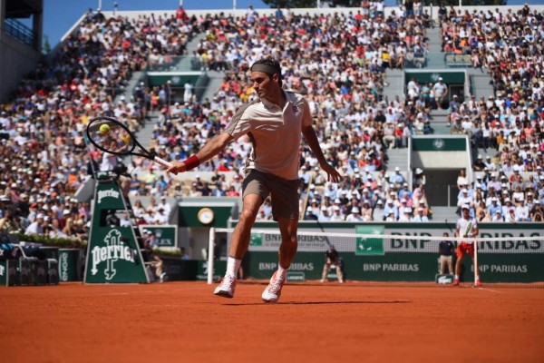 Roger Federer bate récords camino de octavos en Roland Garros