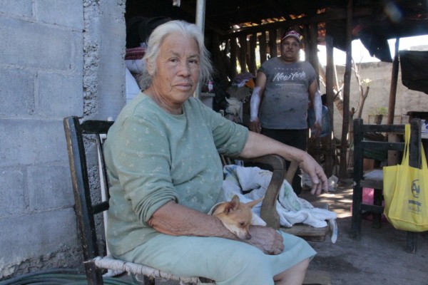 Francisca pierde su patrimonio al incendiarse su casa en la invasión Montebello, en Mazatlán
