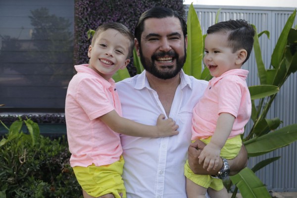 Jorge Armenta y sus hijos, son compañeros de aventuras
