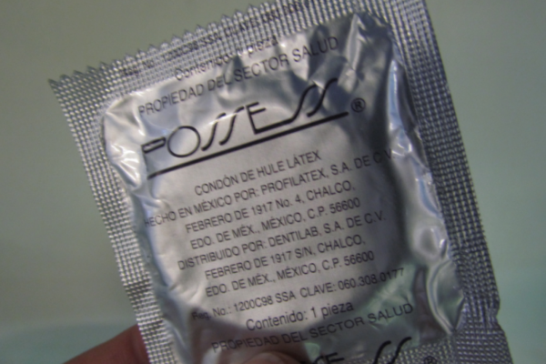 El uso de preservativos reduce el riesgo de contraer enfermedades de transmisión sexual.