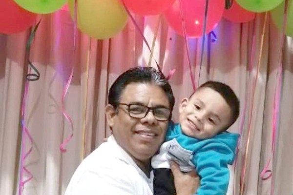 José Alberto Martínez González festeja feliz su cumpleaños