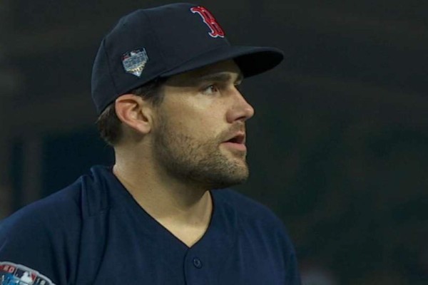 Nathan Eovaldi pacta por cuatro años con los Medias Rojas