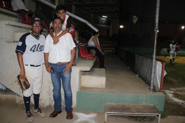 A Javier Humberto Montaño su vida en el beisbol le ha otorgado muchas satisfacciones y muchos ‘hijos’
