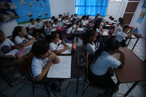 Escuelas de tiempo completo, becas y programa de inglés tendrán menos presupuesto para 2020: Mexicanos Primero