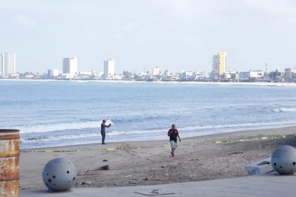 Insisten en entrar a las playas de Mazatlán; ya han 'regresado' a más de 5 mil personas