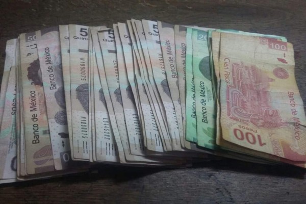 Detienen a tres personas con billetes falsos en Mazatlán