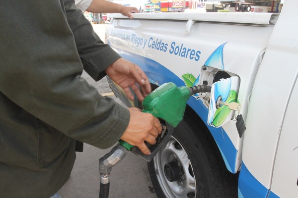 Gasolineros reconocen aumento de precios, pero lo atribuyen a la crisis de desabasto y la falta de inversión