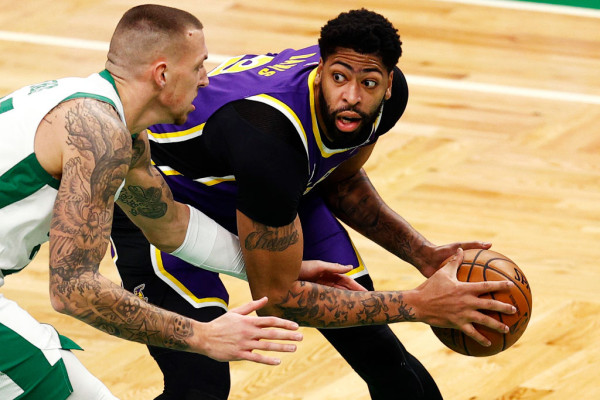 Los Ángeles Lakers vencen a los Boston Celtics con un final dramático