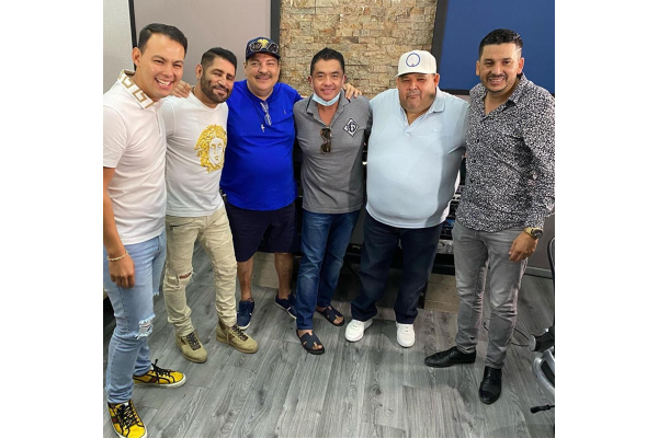 Pancho Barraza, Julio Preciado, El Yaki, El Coyote y El Flaco se reúnen para grabar