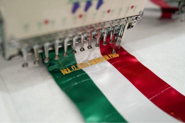 $!Fotos: así se confeccionó la banda presidencial que Sheinbaum usará en su primer Grito de Independencia