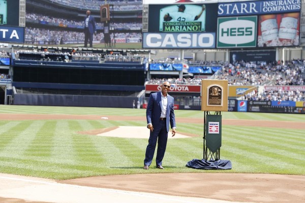 Mariano Rivera recibe homenaje en Yankee Stadium. (Foto: Twitter @yankees)
