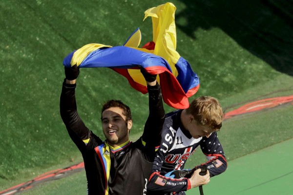 Carlos Ramírez se adjudica bronce en BMX