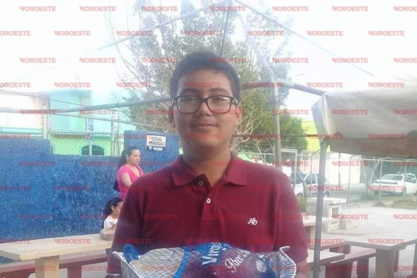 Juan David Ramírez invita a que más niños jueguen al ajedrez