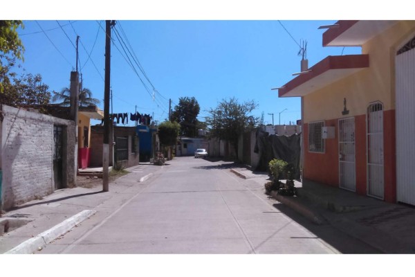 Sufren de malos olores en Callejón de los Mangos, en Escuinapa