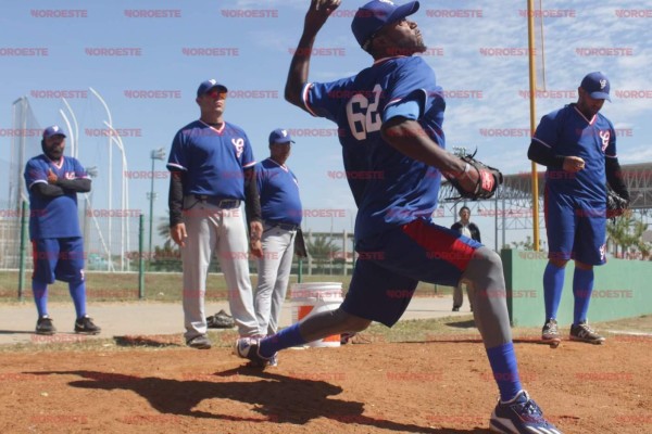 Reporta el dominicano Marlon Arias al campamento de Generales de Durango