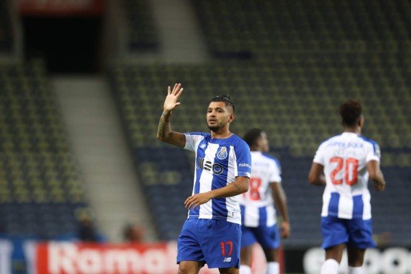 Golazo de Tecatito Corona da triunfo al Porto
