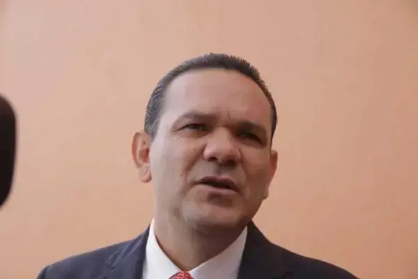 Torres aseguró que el Rector Madueña ha hecho uso indebido de los recursos económicos de la casa rosalina.