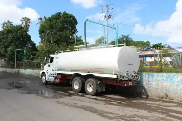 Por sequía, lleva Jumapam agua en pipas a entre 10 a 15 comunidades de Mazatlán