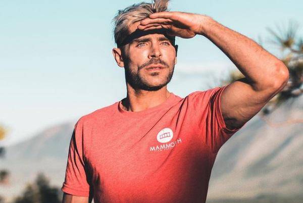 Zac Efron compartió un par de fotografías donde demuestra que no se sometió a ninguna cirugía.