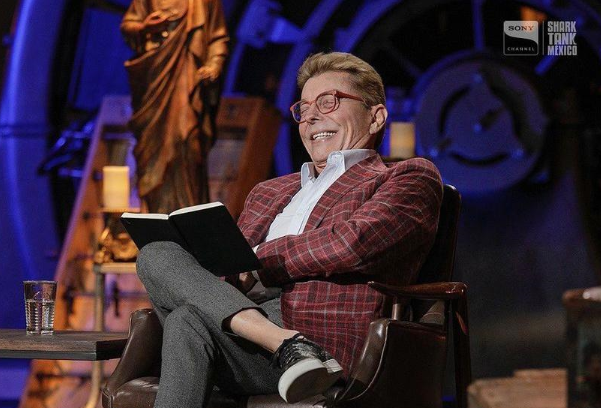 Logra Ernesto Coppel su primer trato en Shark Tank México