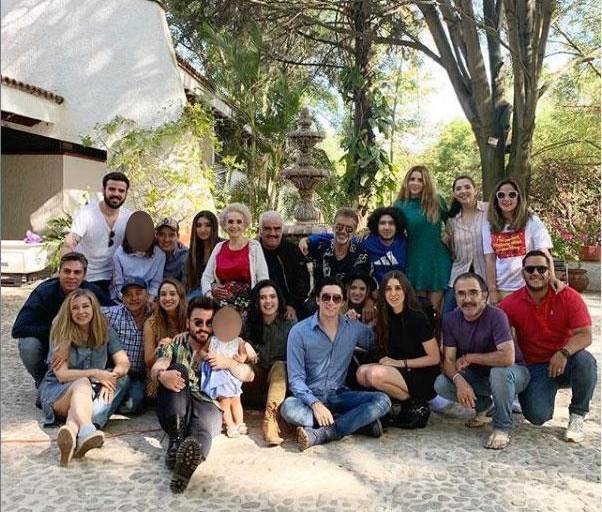 Hijos y nietos de Vicente Fernández, son su mayor legado