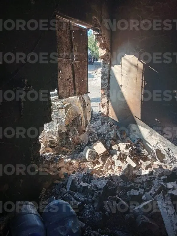 $!Familia pierde patrimonio tras enfrentamiento armado en Escuinapa