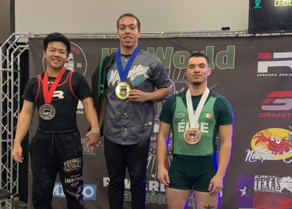 Mazatleco se corona campeón del mundo de powerlifting