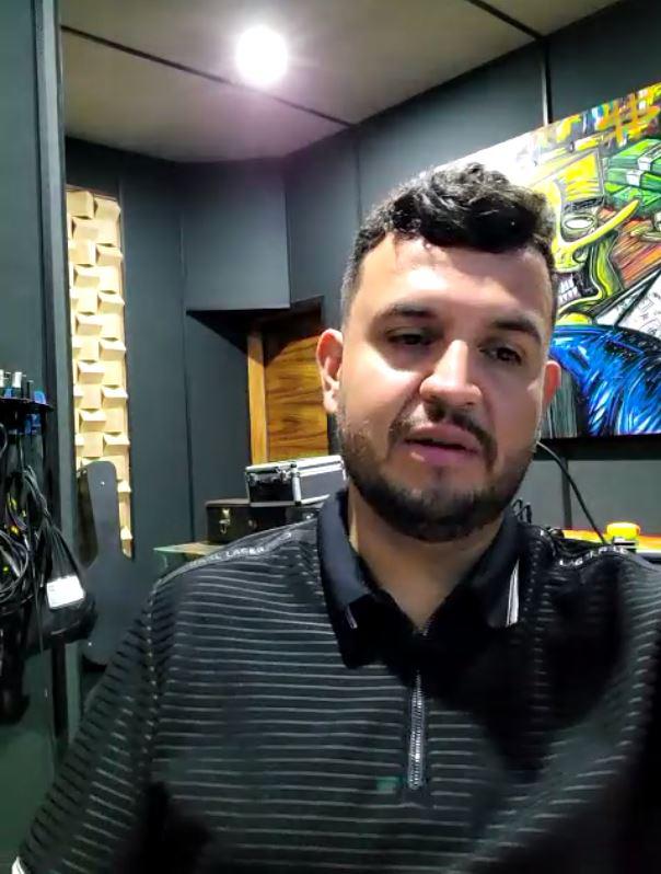 $!Edén Muñoz, vocalista del grupo Calibre 50.