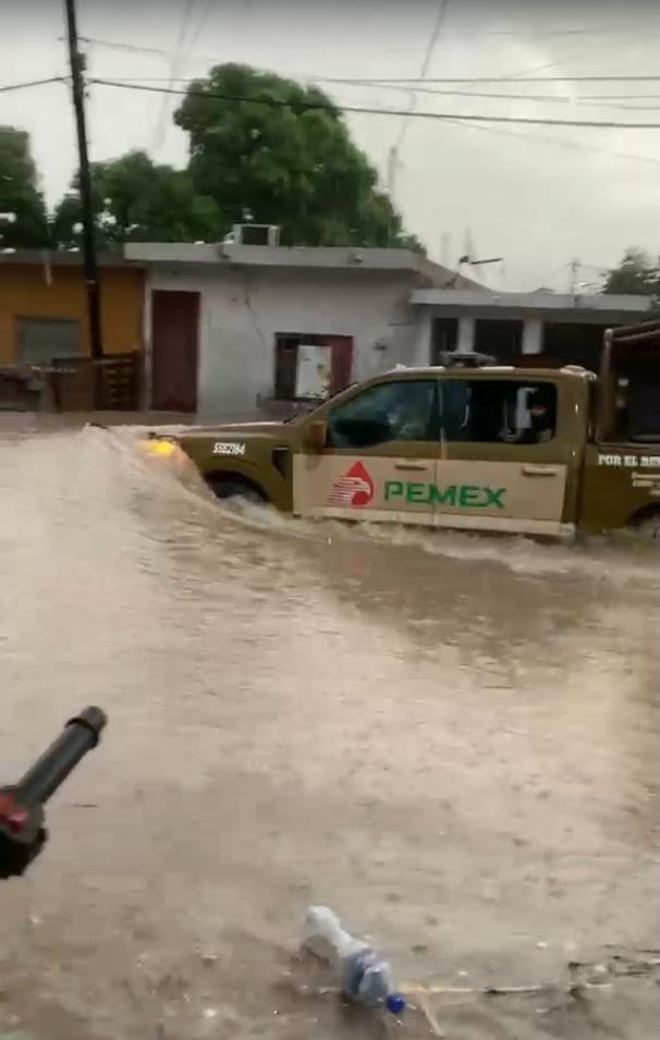 $!Quedan bajo el agua en la colonia Jesús García, en Mazatlán; piden apoyo del Gobierno