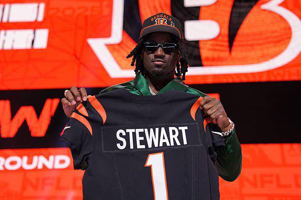 Shemar Stewart, primera selección de Bengals, sigue sin firmar