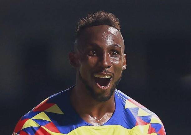 Julián Quiñones es citado a la concentración del Tri.