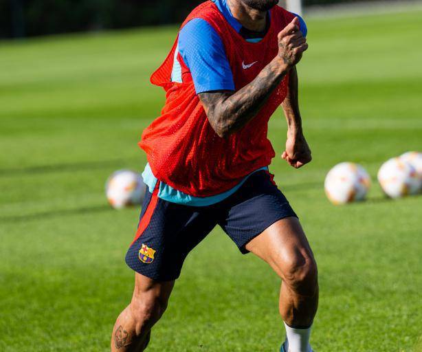 Investigan a Dani Alves por presunta agresión sexual