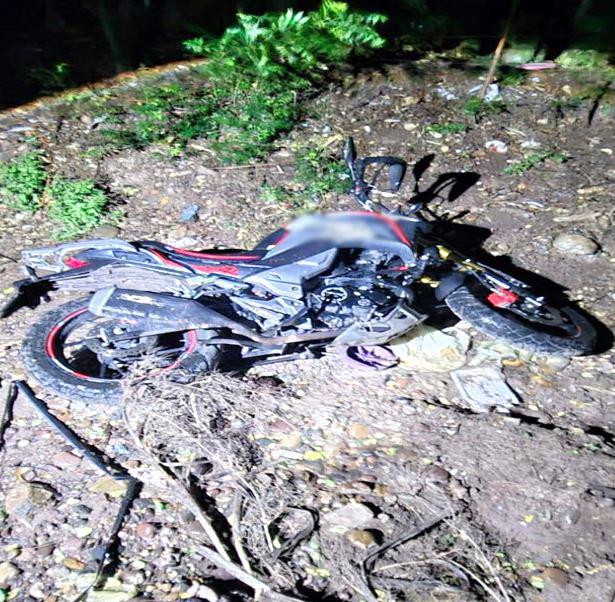 $!Ejército asegura arsenal y vehículos abandonados en Culiacancito