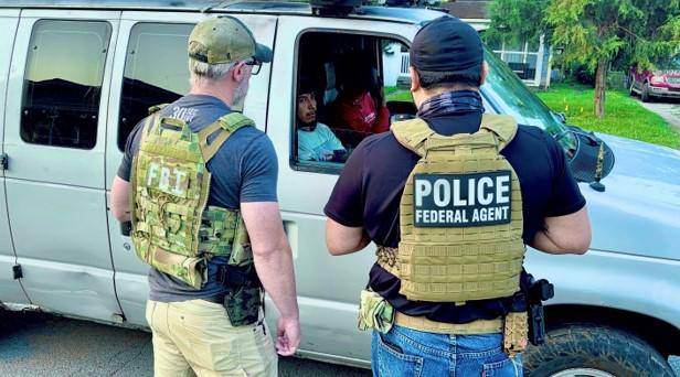 Operativo de agentes migratorios de Estados Unidos.
