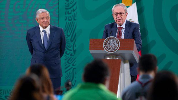 El ‘pueblo inmunizó’ a AMLO contra el Covid-19, dice el secretario de Salud Jorge Alcocer
