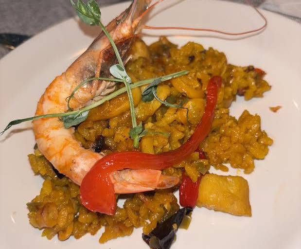 Disfrutan del rico sabor de España en el Villa Unión