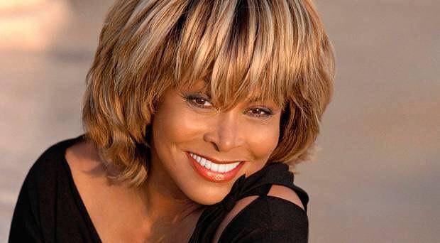 Relata Tina Turner el abandono de su madre y los abusos de su ex pareja