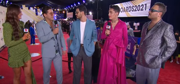 $!Banda MS, Belinda y Nodal y otras estrellas de la música pasan por la alfombra roja de los Billboard 2021